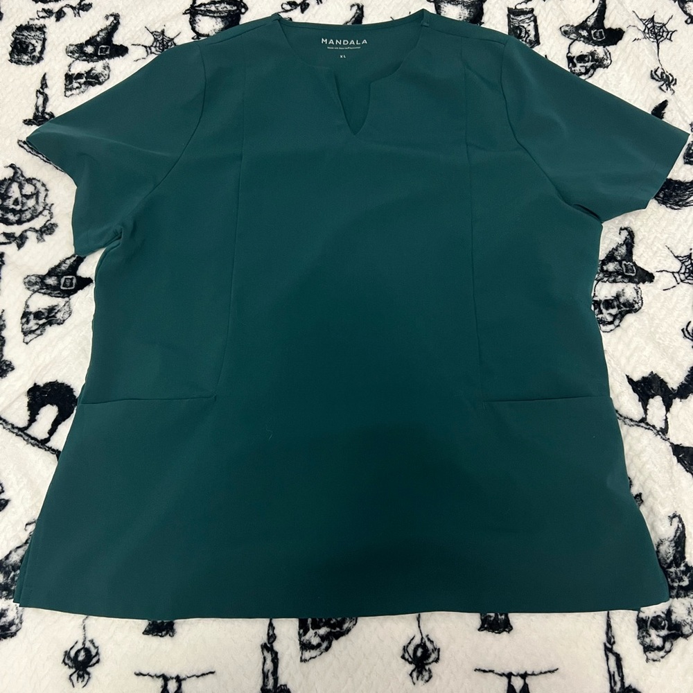 MANDALA Scrub Top (XL - 5 Pocket Notch Neck Top - Caribbean Blue)